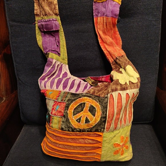 Multicolored oversized crossbody hobo bag - Picture 5 of 8